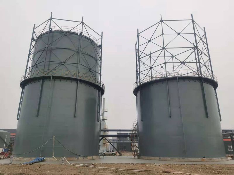 十堰伊克斯达1800方湿式气柜